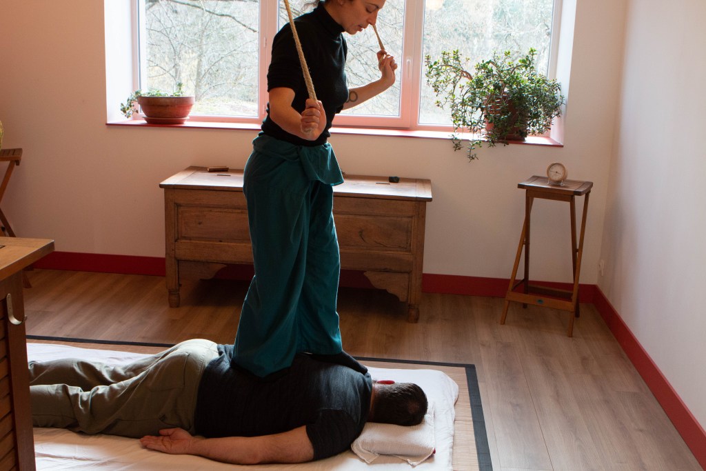 massage Thaï, technique du foulage